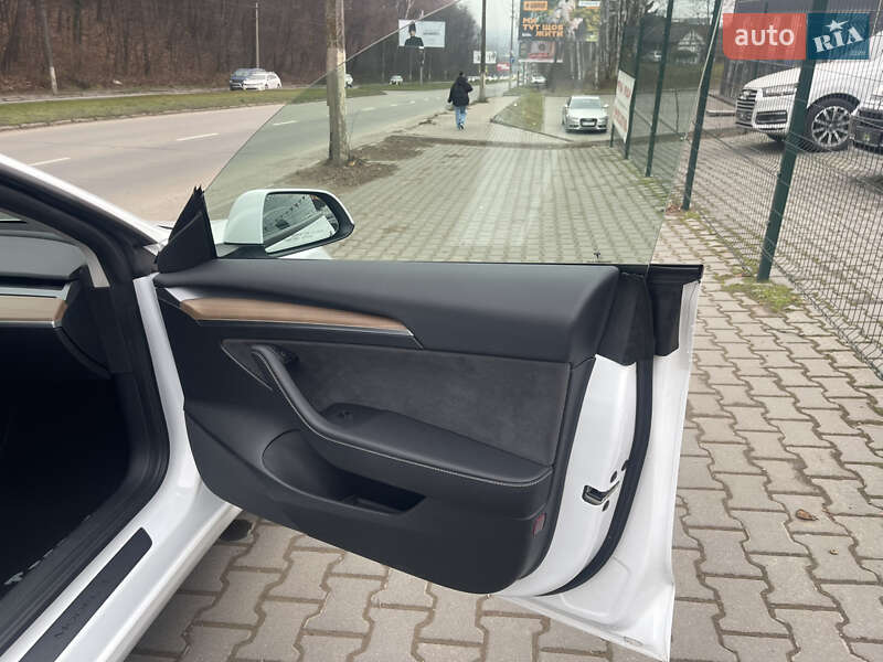 Седан Tesla Model 3 2022 в Черновцах фото 19 Седан Tesla Model 3 2022 в Черновцах