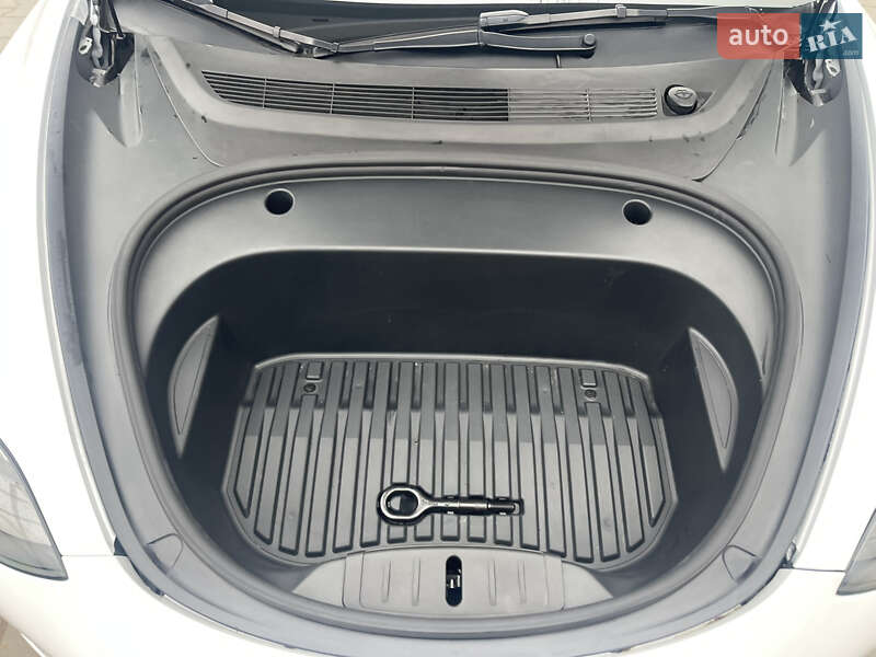 Седан Tesla Model 3 2022 в Черновцах фото 27 Седан Tesla Model 3 2022 в Черновцах