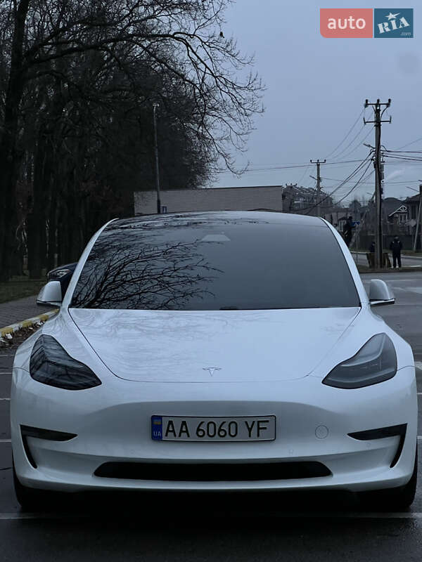Седан Tesla Model 3 2019 в Чайках