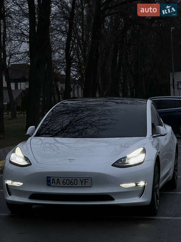 Седан Tesla Model 3 2019 в Чайках