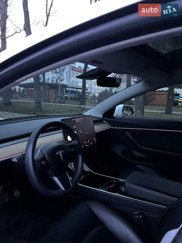 Седан Tesla Model 3 2019 в Чайках