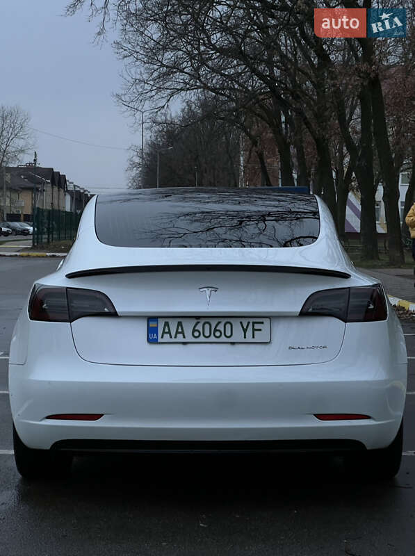 Седан Tesla Model 3 2019 в Чайках