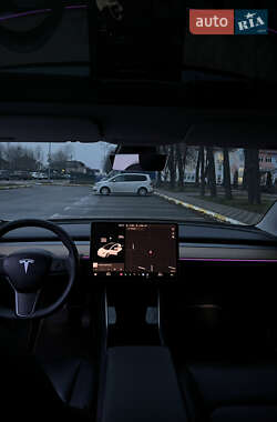 Седан Tesla Model 3 2019 в Чайках