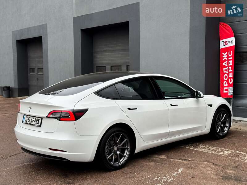 Седан Tesla Model 3 2021 в Киеве фото 10 Седан Tesla Model 3 2021 в Киеве