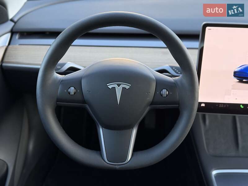 Седан Tesla Model 3 2023 в Львове