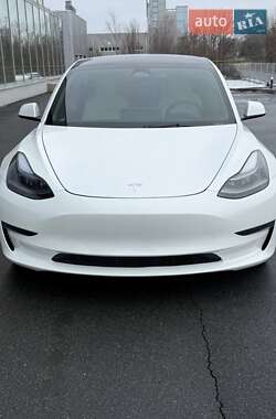 Седан Tesla Model 3 2023 в Днепре