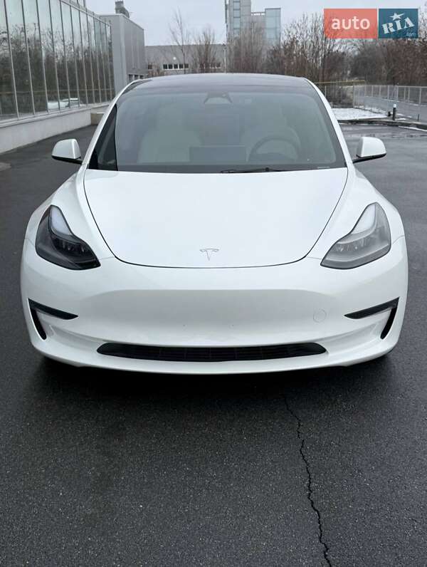 Tesla Model 3 2023