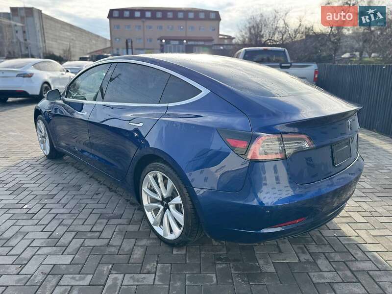 Седан Tesla Model 3 2019 в Луцке