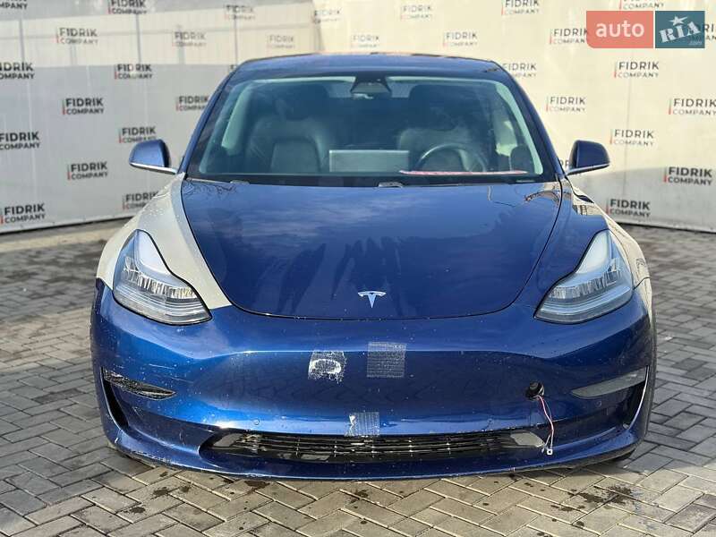 Седан Tesla Model 3 2019 в Луцке