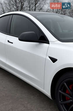 Седан Tesla Model 3 2021 в Киеве