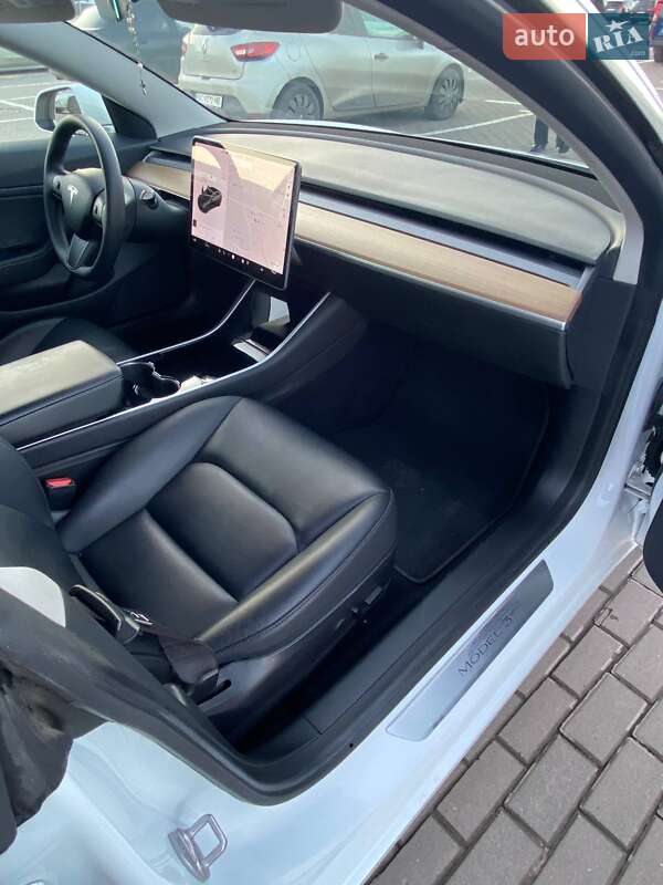 Седан Tesla Model 3 2020 в Львове фото 7 Седан Tesla Model 3 2020 в Львове