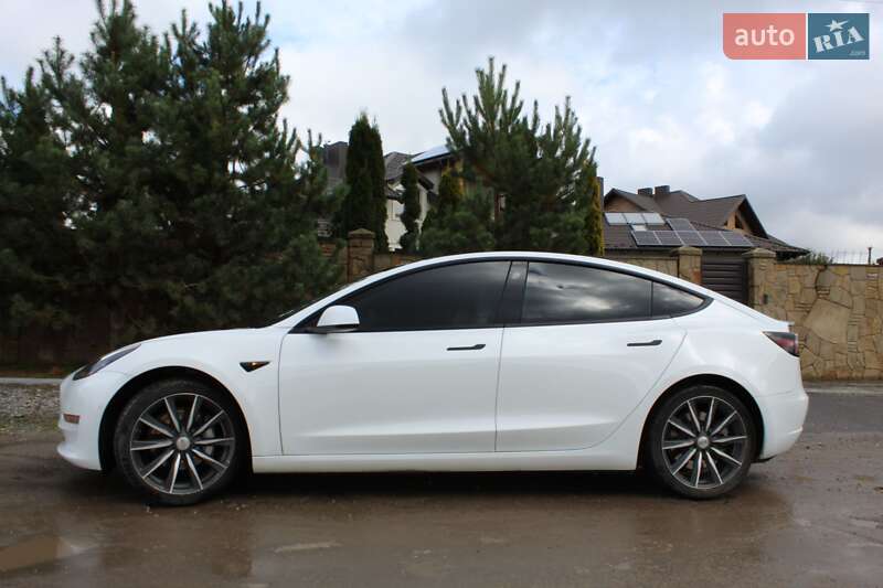 Седан Tesla Model 3 2021 в Тернополе