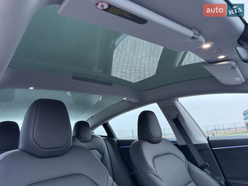 Седан Tesla Model 3 2024 в Дніпрі