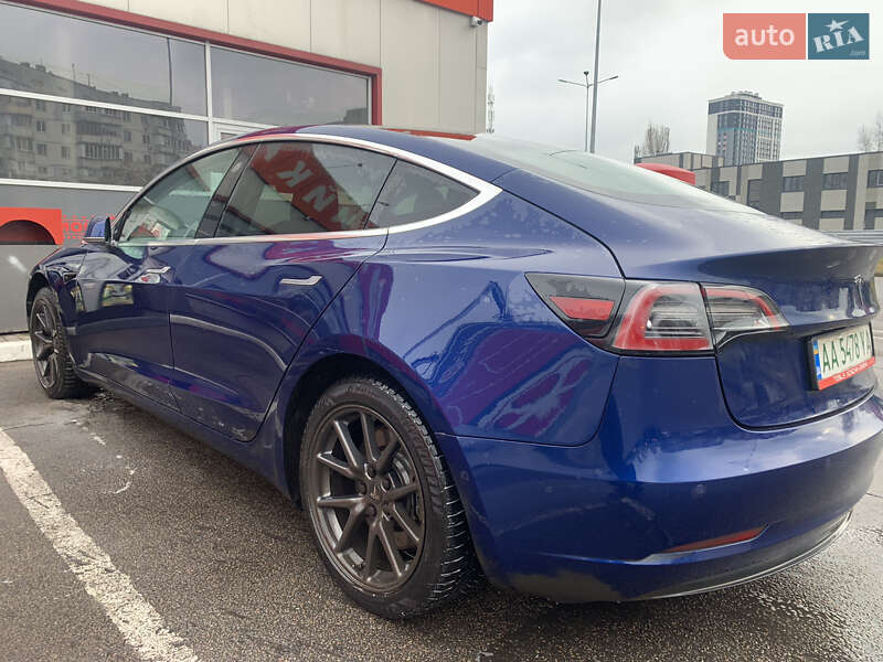Седан Tesla Model 3 2018 в Житомире
