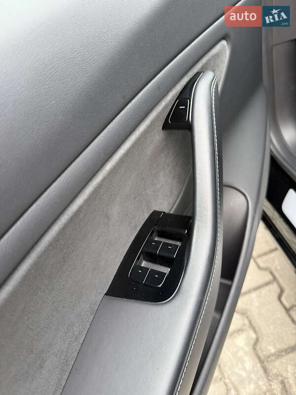 Седан Tesla Model 3 2019 в Киеве фото 10 Седан Tesla Model 3 2019 в Киеве