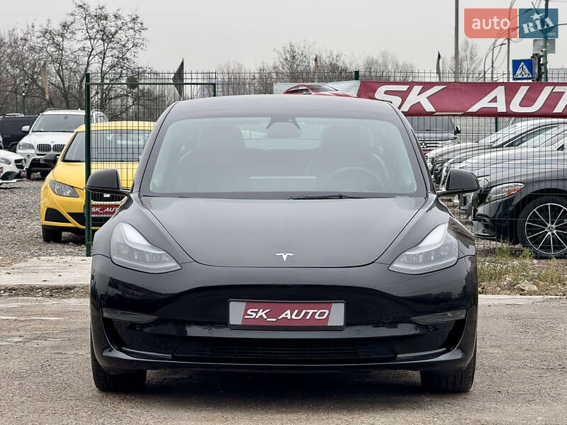 Седан Tesla Model 3 2022 в Киеве