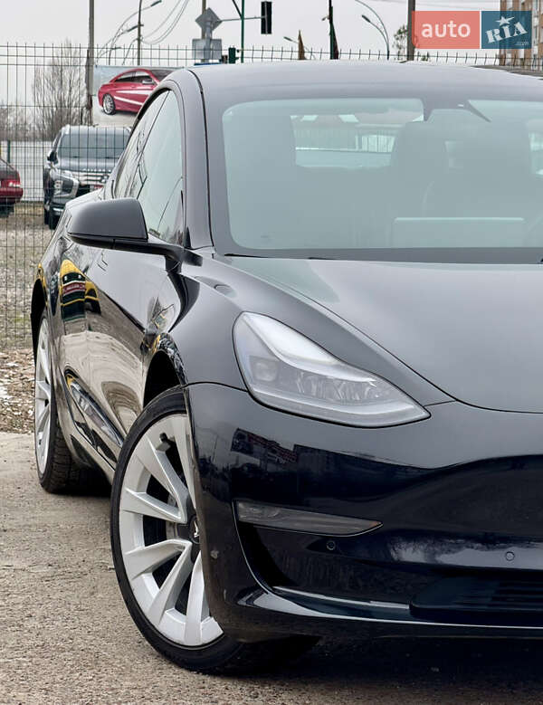 Седан Tesla Model 3 2022 в Киеве