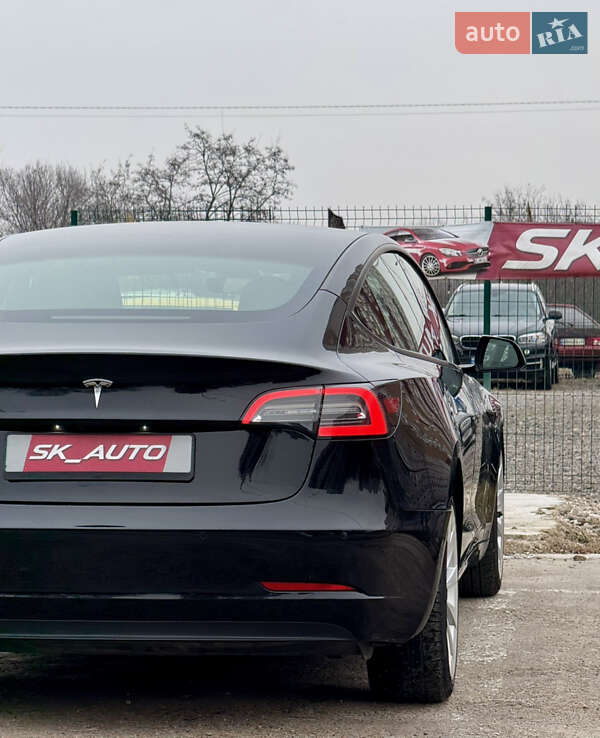 Седан Tesla Model 3 2022 в Киеве