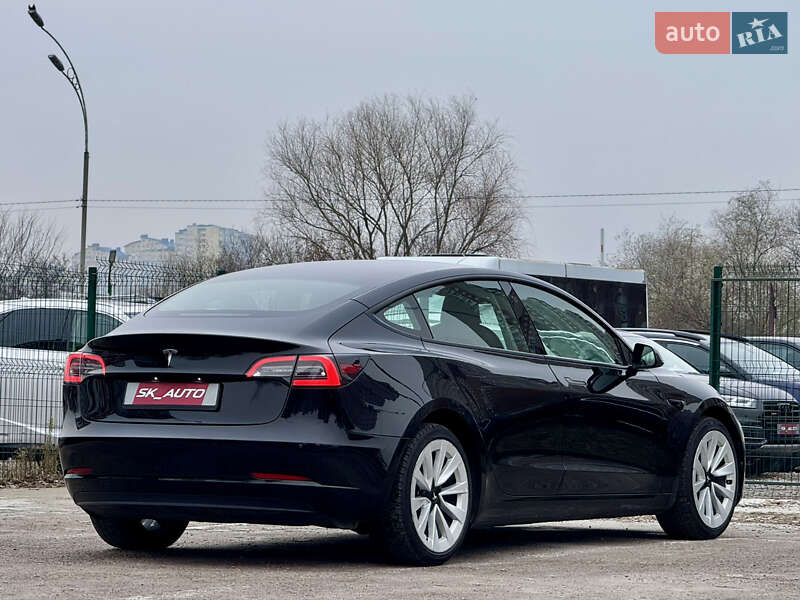Седан Tesla Model 3 2022 в Киеве