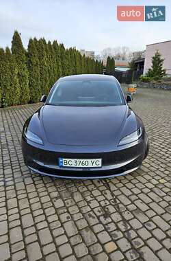 Седан Tesla Model 3 2024 в Шептицькому