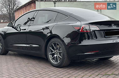 Седан Tesla Model 3 2021 в Днепре