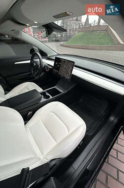 Седан Tesla Model 3 2021 в Днепре