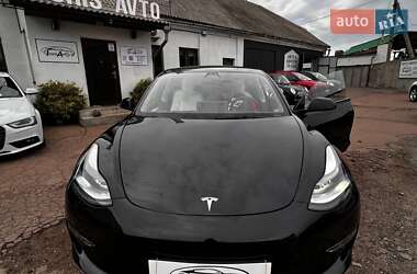 Седан Tesla Model 3 2022 в Чернігові