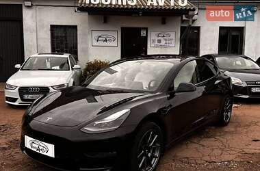 Седан Tesla Model 3 2022 в Чернігові