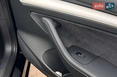 Седан Tesla Model 3 2022 в Чернігові