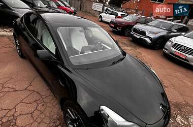 Седан Tesla Model 3 2022 в Чернігові