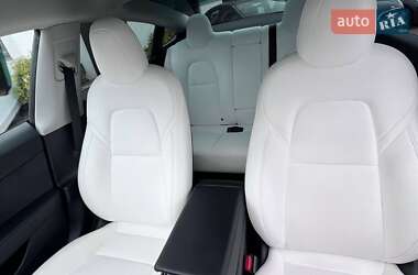 Седан Tesla Model 3 2022 в Чернігові