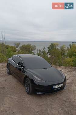Седан Tesla Model 3 2020 в Кропивницком