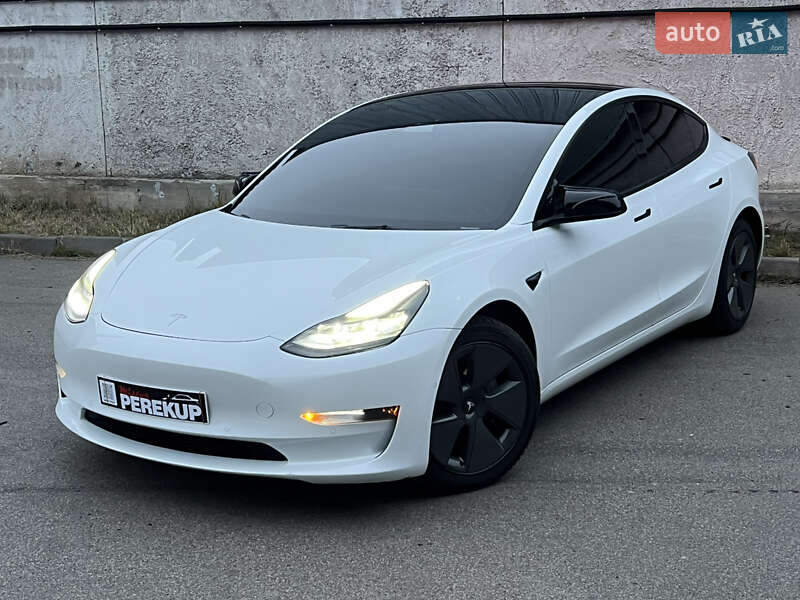 Tesla Model 3 2021