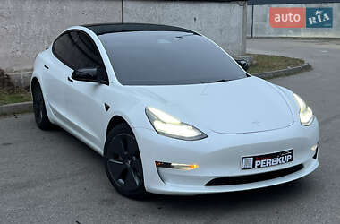 Седан Tesla Model 3 2021 в Києві