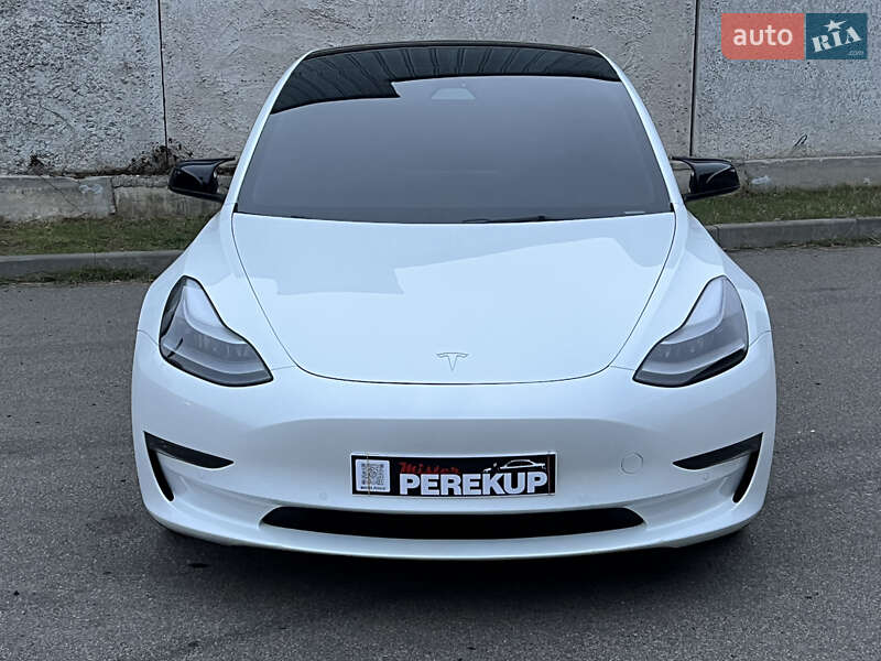 Седан Tesla Model 3 2021 в Киеве фото 5 Седан Tesla Model 3 2021 в Киеве
