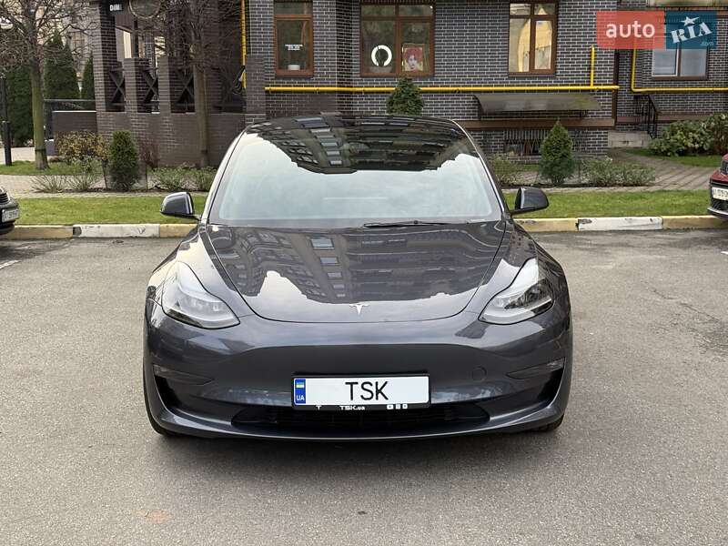 Седан Tesla Model 3 2023 в Киеве