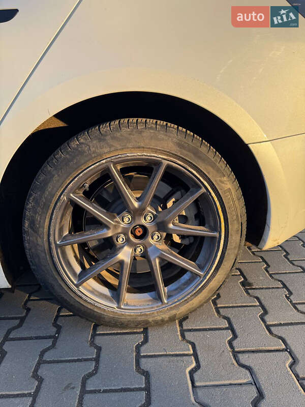 Седан Tesla Model 3 2023 в Ивано-Франковске фото 12 Седан Tesla Model 3 2023 в Ивано-Франковске