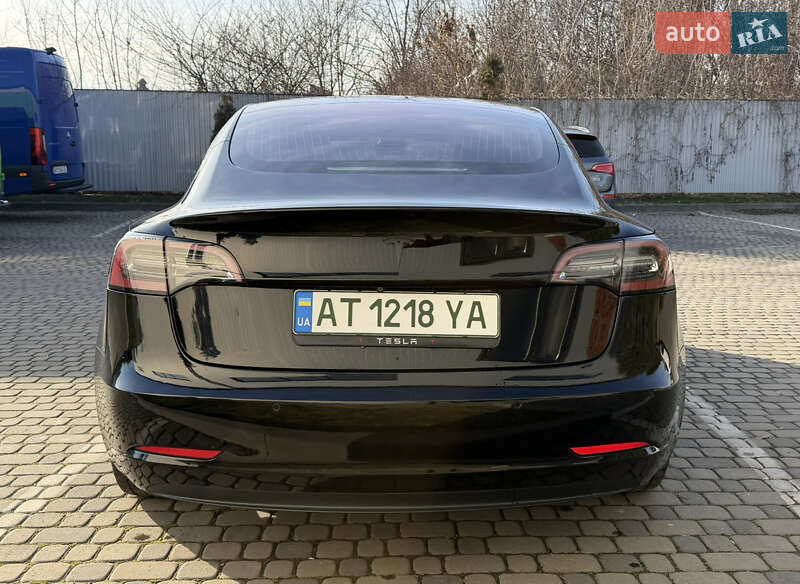 Седан Tesla Model 3 2018 в Ивано-Франковске