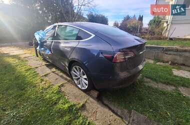 Седан Tesla Model 3 2019 в Львове