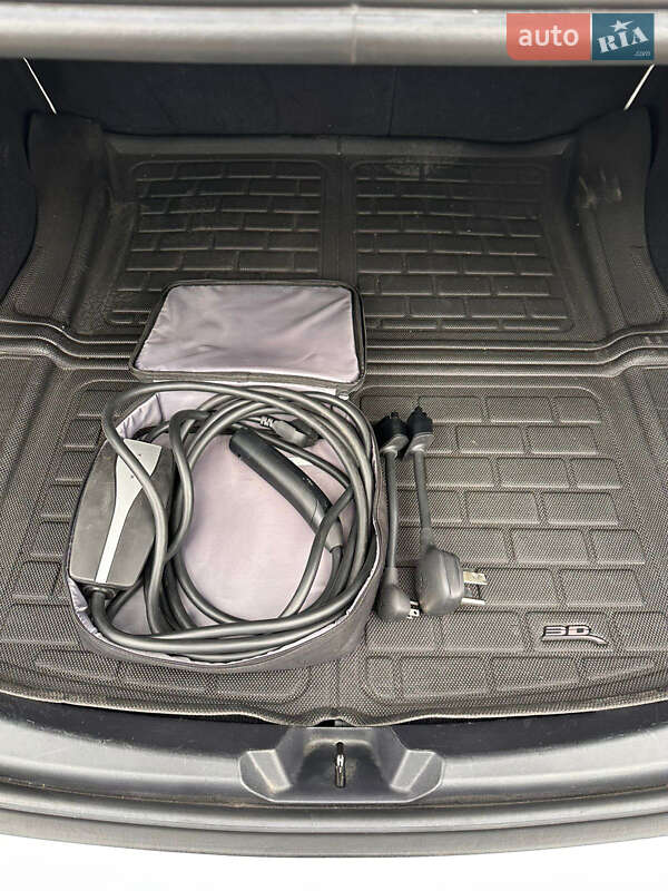 Седан Tesla Model 3 2022 в Киеве