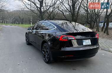 Седан Tesla Model 3 2018 в Миколаєві