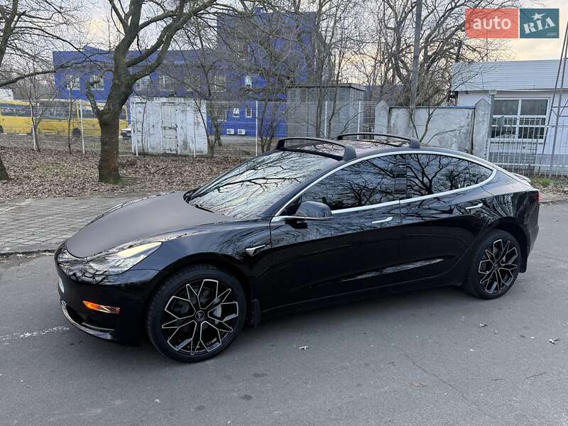Седан Tesla Model 3 2018 в Миколаєві