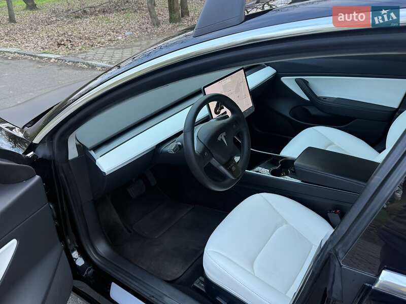 Седан Tesla Model 3 2018 в Миколаєві