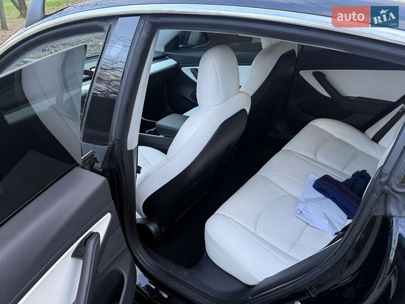 Седан Tesla Model 3 2018 в Миколаєві