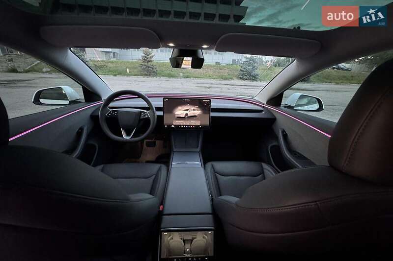 Седан Tesla Model 3 2024 в Киеве