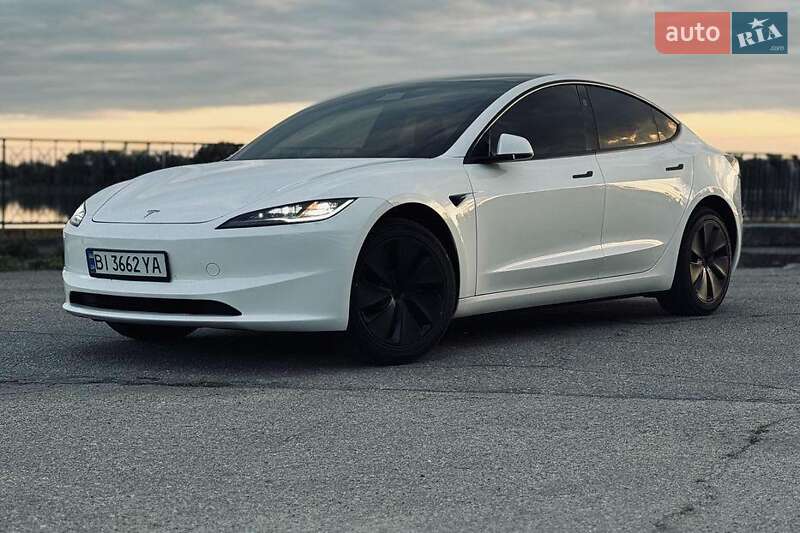 Седан Tesla Model 3 2024 в Киеве