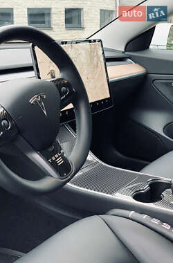 Седан Tesla Model 3 2018 в Києві