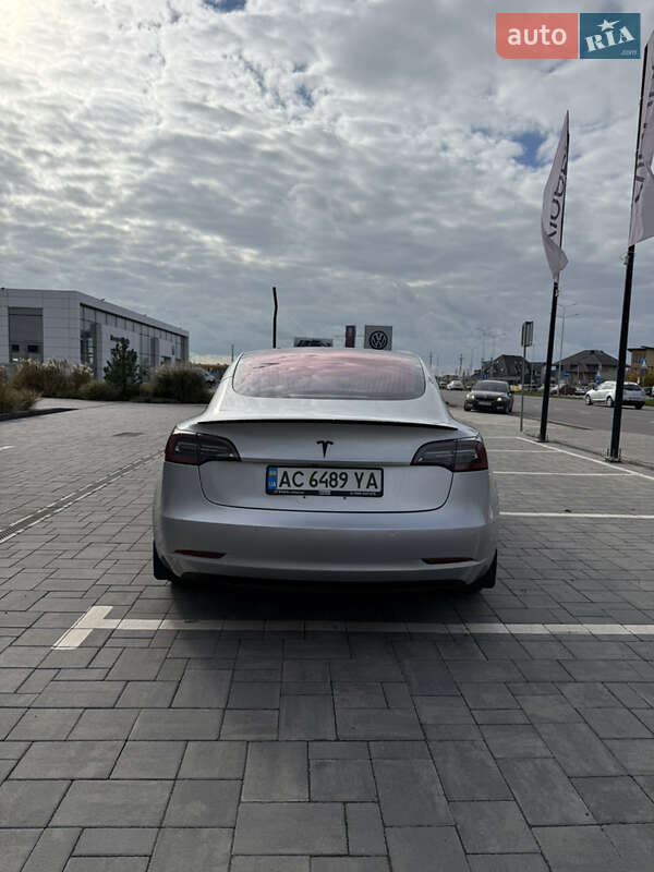 Седан Tesla Model 3 2018 в Луцке