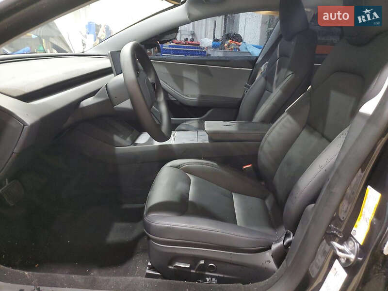 Седан Tesla Model 3 2025 в Кривом Роге