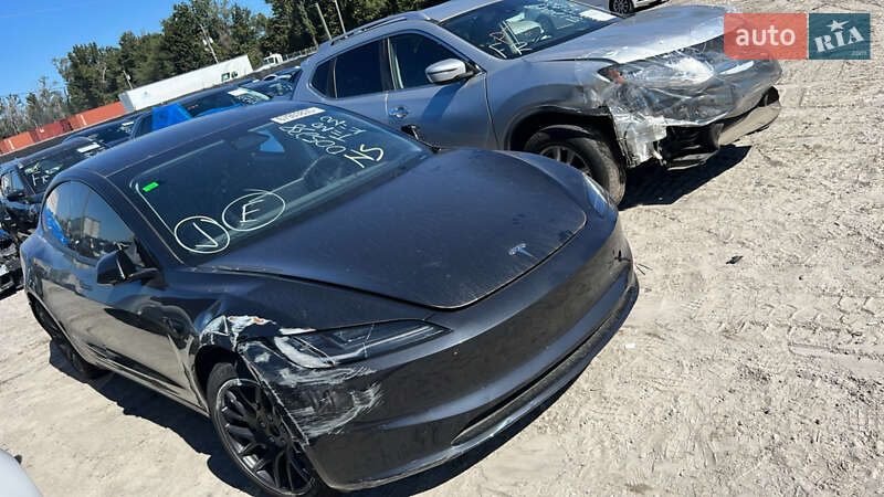 Седан Tesla Model 3 2025 в Кривом Роге